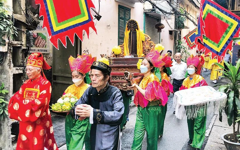 Dâng hương tưởng nhớ Nguyên phi Hoàng thái hậu Ỷ Lan 