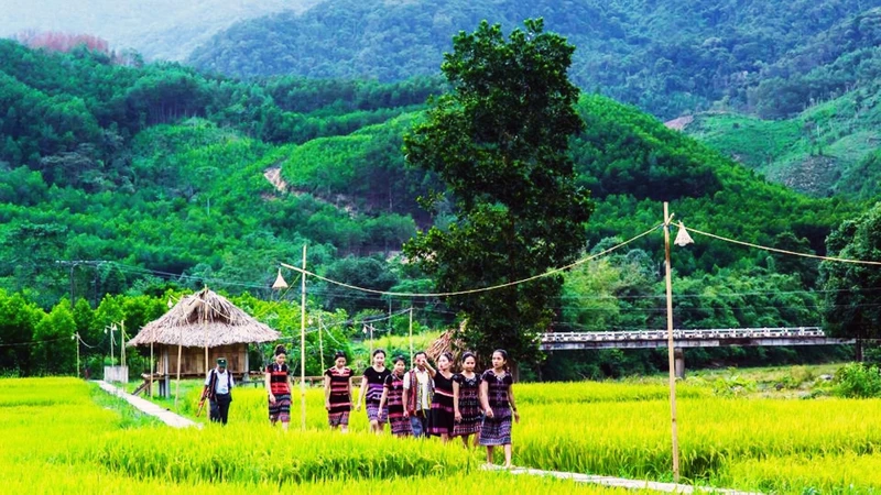 Huyện A Lưới chọn hướng phát triển du lịch sinh thái, cộng đồng để cụ thể hóa các chương trình mục tiêu quốc gia. 