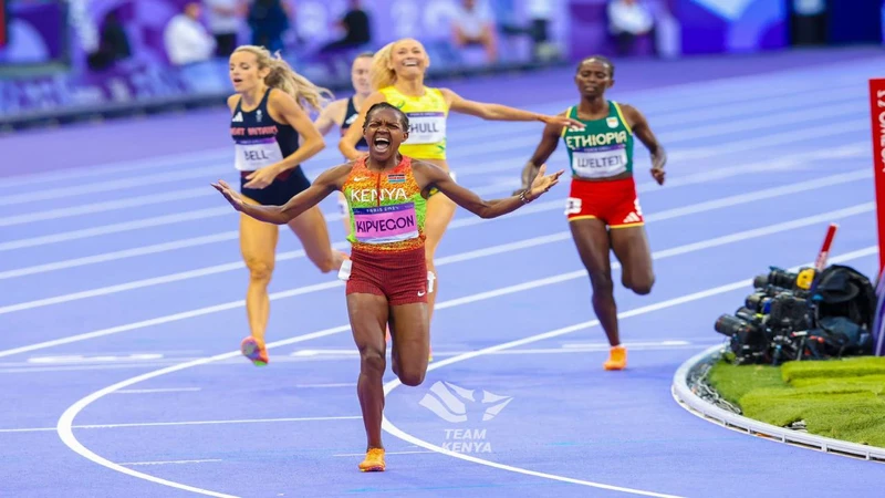 Faith Kipyegon (Kenya), VĐV duy nhất ba lần liên tiếp giành HCV Olympic nội dung chạy 1.500m nữ. (Ảnh AFP) 