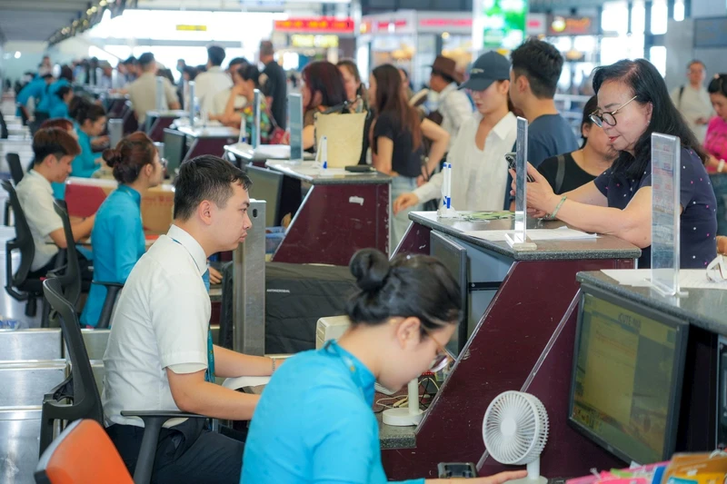 Chặng Thành phố Hồ Chí Minh đi Hà Nội và Đà Nẵng những ngày cận Tết, tỷ lệ đặt chỗ nhiều chuyến bay đã đạt hơn 90%. 