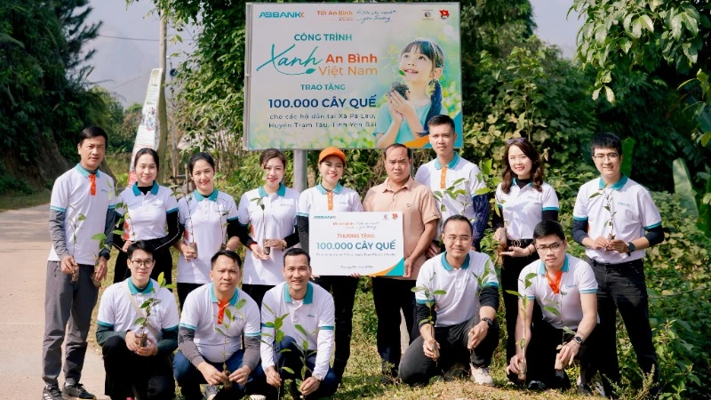 ABBANK gây quỹ thành công 100.000 cây quế.