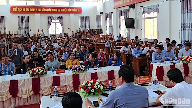 Cuộc họp của lãnh đạo tỉnh Cà Mau và cấp ủy, chính quyền huyện U Minh với người dân địa phương nhằm tháo gỡ khó khăn liên quan tuyến đường U Minh-Khánh Hội.