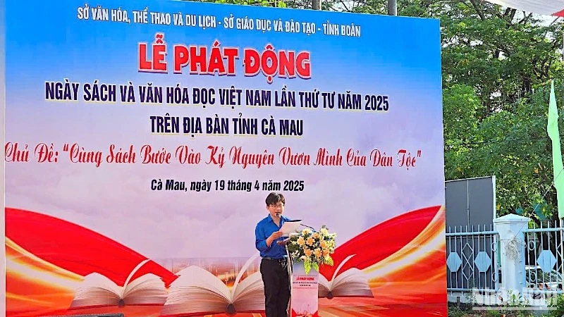 Lễ phát động "Ngày sách và Văn hóa đọc" tại Cà Mau vào sáng 19/4. 
