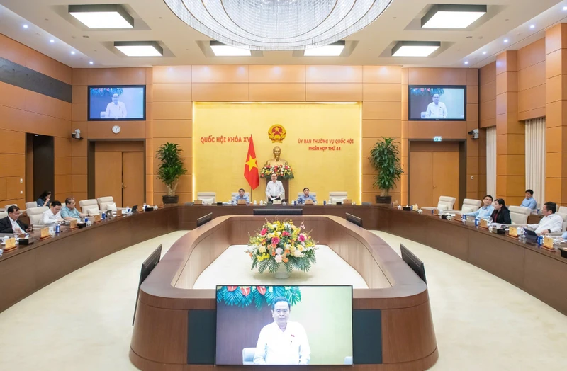 Phiên họp thứ 44 của Ủy ban Thường vụ Quốc hội khóa XV - phiên họp quan trọng chuẩn bị các nội dung cho Kỳ họp thứ 9 - dự kiến khai mạc vào ngày 5/5 tới. (Ảnh Nghĩa Đức)