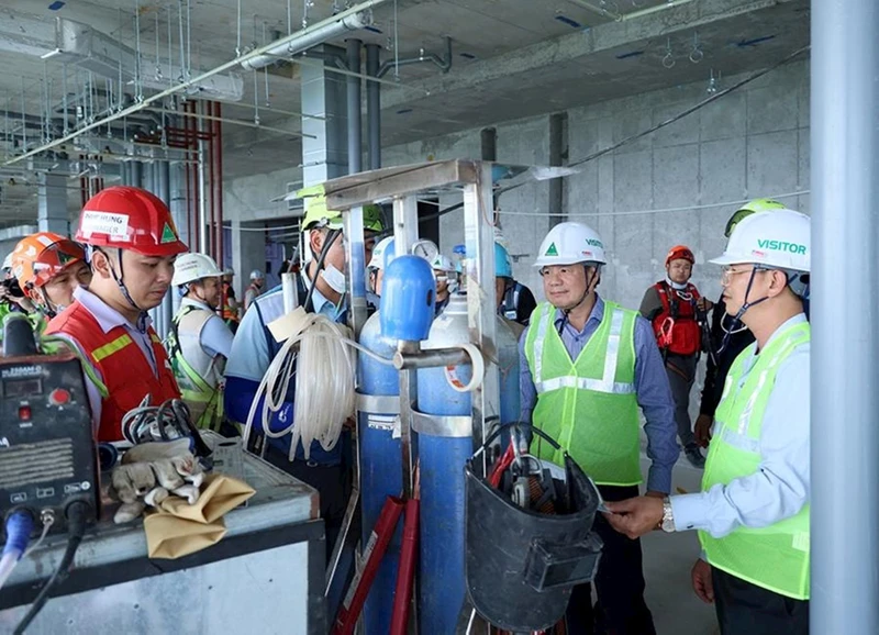 Công tác thanh tra, kiểm tra an toàn lao động cần sát thực tế, góp phần chấn chỉnh việc tuân thủ quy định về an toàn, vệ sinh lao động. (Ảnh Tống Giáp)