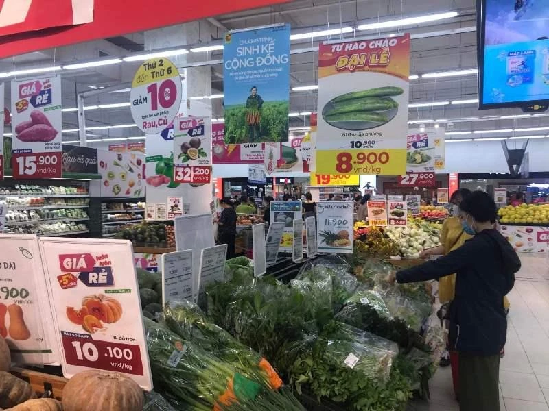 Sau vụ việc hô biến rau chợ đầu mối thành rau VietGAP khiến người tiêu dùng không khỏi hoang mang khi mua sắm tại các siêu thị.