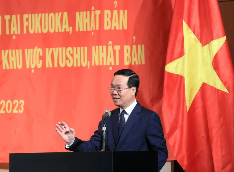 Chủ tịch nước Võ Văn Thưởng phát biểu tại buổi gặp mặt cán bộ, nhân viên Tổng Lãnh sự quán Việt Nam tại Fukuoka và đại diện lãnh đạo các Hội đoàn, kiều bào tiêu biểu tại khu vực Kyushu, Nhật Bản. (Ảnh: TTXVN)