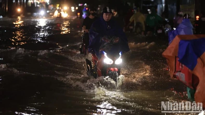 Dự báo từ ngày 7 đến sáng 9/9, ở khu vực Bắc Bộ và Thanh Hóa có mưa lớn phổ biến từ 100-350mm, có nơi trên 500mm.