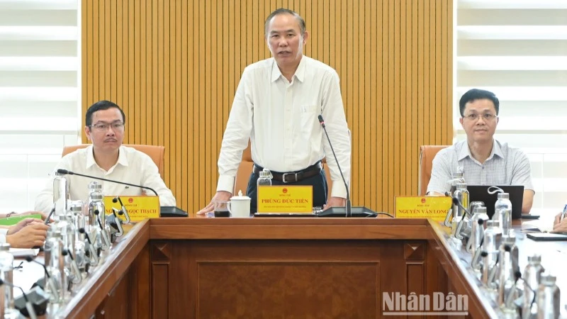 Thứ trưởng Phùng Đức Tiến chủ trì Họp báo về Hội nghị triển khai Kế hoạch thực hiện Nghị quyết 57-NQ/TW ngày 22/12/2024 của Bộ Chính trị về đột phá phát triển khoa học, công nghệ, đổi mới sáng tạo và chuyển đổi số quốc gia trong ngành nông nghiệp và môi trường.