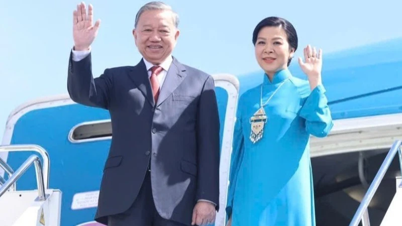 Tổng Bí thư Tô Lâm và Phu nhân rời Astana, lên đường thăm cấp Nhà nước tới Cộng hòa Azerbaijan. (Ảnh: TTXVN)