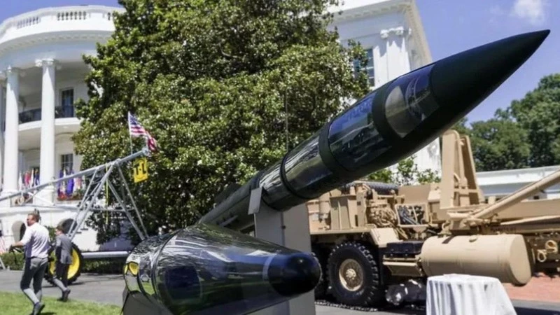 Hệ thống phòng thủ tên lửa đạn đạo tầm cao giai đoạn cuối (THAAD) của Mỹ được trưng bày trong buổi giới thiệu sản phẩm năm 2019, tại Washington. (Ảnh: AP)