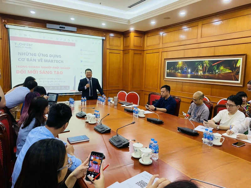 TS Vũ Việt Anh, Tổng giám đốc Học viện Thành Công, Trưởng làng Martech chia sẻ về Martech.