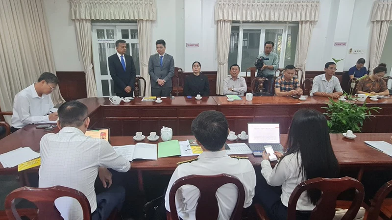 Quang cảnh buổi làm việc.
