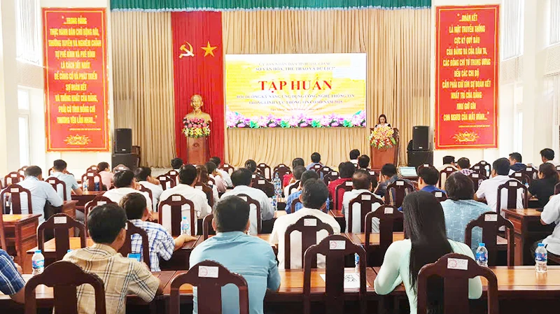 Quang cảnh lớp tập huấn.
