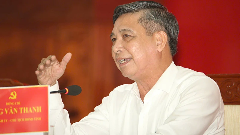Đồng chí Đồng Văn Thanh, Bí thư Tỉnh ủy, Chủ tịch Hội đồng nhân dân tỉnh Hậu Giang phát biểu tại buổi đối thoại.