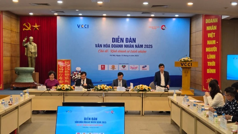 Quang cảnh buổi diễn đàn. (ẢNH: MINH DŨNG)