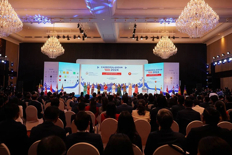 Hội nghị Thượng đỉnh kinh doanh Campuchia-ASEAN 2024 diễn ra tại Phnom Penh từ ngày 2 đến 3/4.