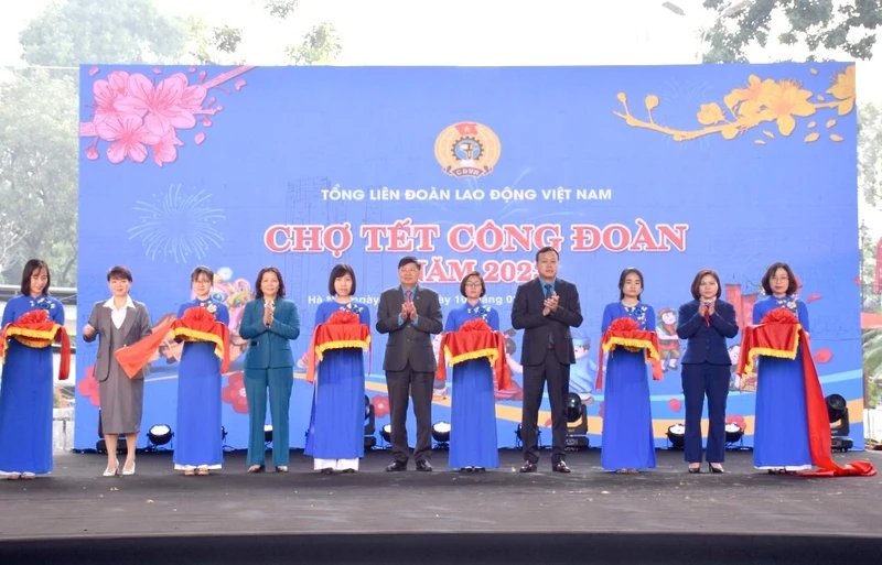 Chợ Tết Công đoàn năm 2023" diễn ra trong 2 ngày 9 và 10/1 tại Cung Văn hóa Lao động Hữu nghị Việt Xô.