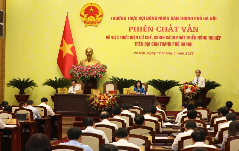 Toàn cảnh phiên chất vấn. (Ảnh: DUY LINH)