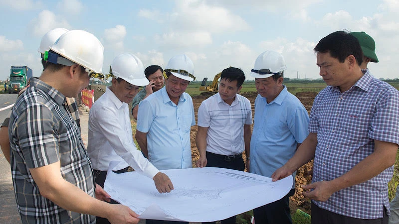 Lãnh đạo tỉnh Bắc Ninh kiểm tra tại công trường thi công dự án đường Vành đai 4-Vùng Thủ đô.
