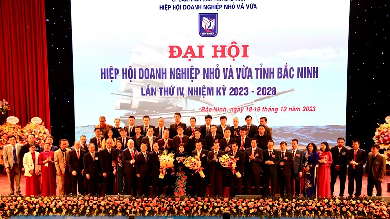 Ban chấp hành mới của Hiệp hội Doanh nghiệp nhỏ và vừa tỉnh Bắc Ninh ra mắt.