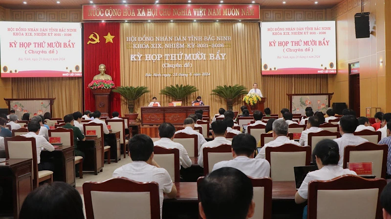 Quang cảnh kỳ họp.