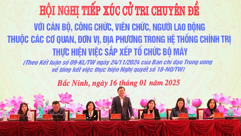 Đồng chí Bí thư Tỉnh ủy Bắc Ninh Nguyễn Anh Tuấn dự, chủ trì hội nghị tiếp xúc cử tri chuyên đề.