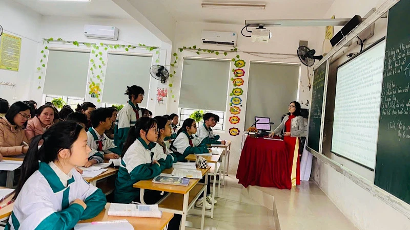 Tiết dạy ngữ văn 9 chuyên đề tại trường Trung học cơ sở Tam Sơn, thành phố Từ Sơn, Bắc Ninh.