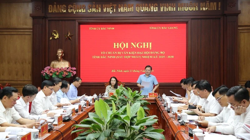 Tổ chuẩn bị Văn kiện Đại hội Đảng bộ tỉnh Bắc Ninh (sau hợp nhất) nhiệm kỳ 2025-2030 họp phiên đầu tiên.