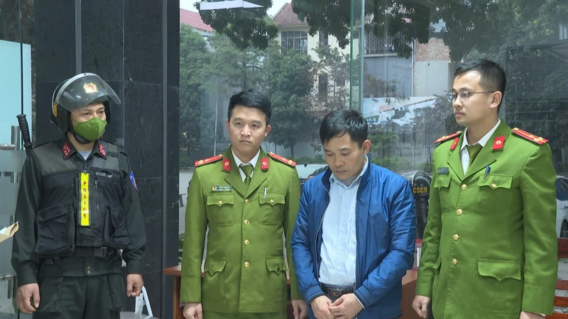 Cơ quan điều tra bắt tạm giam đối với Phùng Mạnh Duẩn.