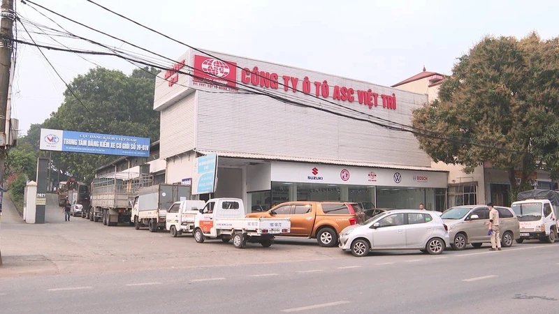Tình trạng quá tải tại trung tâm đăng kiểm xe cơ giới 19-01V.