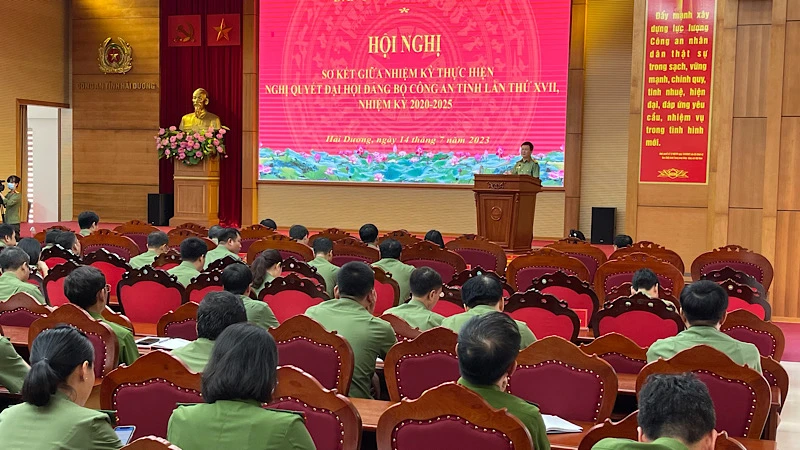 Hội nghị sơ kết giữa nhiệm kỳ Công an tỉnh Hải Dương.