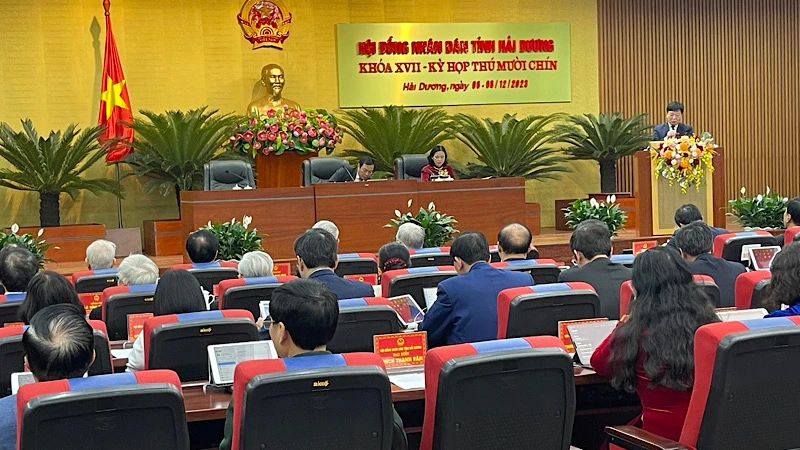 Quang cảnh cuộc họp.