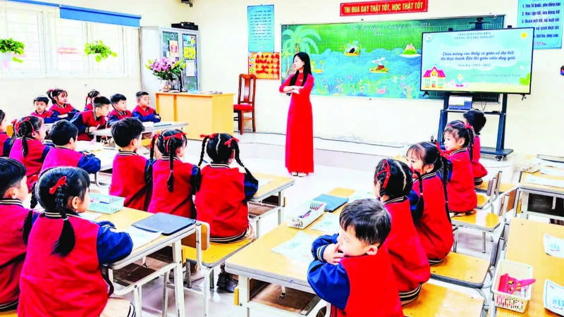 Một giờ học của học sinh Trường tiểu học Đoàn Kết (quận Long Biên).