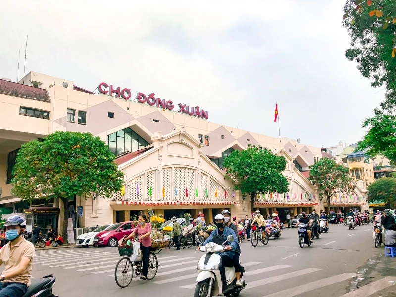 Chợ Đồng Xuân (Hà Nội).