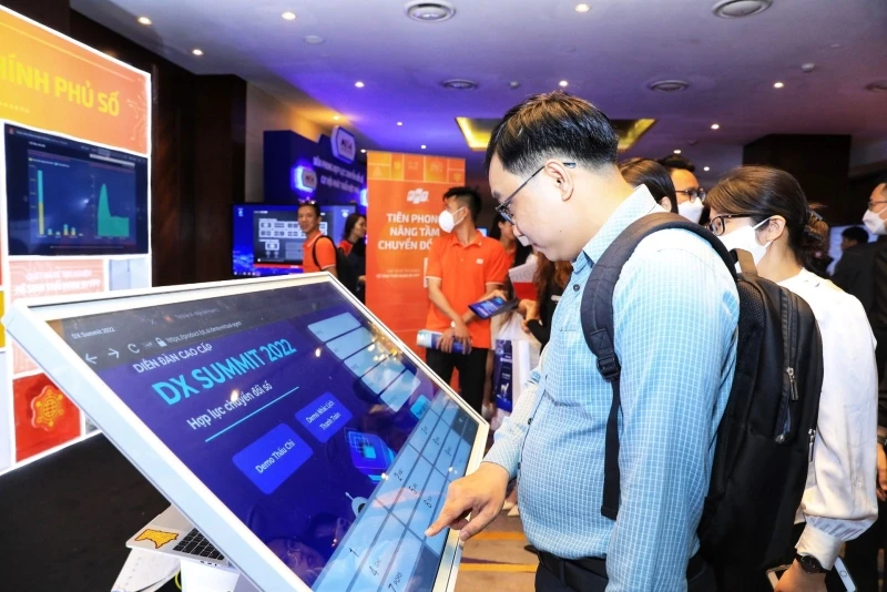 Thành phố Hà Nội đang triển khai nhiều giải pháp thúc đẩy chuyển đổi số trên địa bàn. 