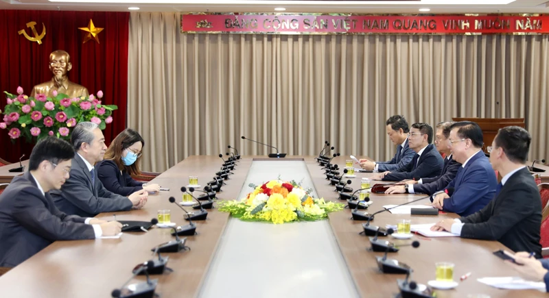 Quang cảnh buổi tiếp sáng 11/4.