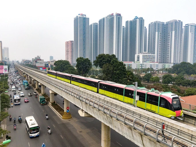 Chạy thử đoạn trên cao đường sắt đô thị Nhổn-ga Hà Nội.