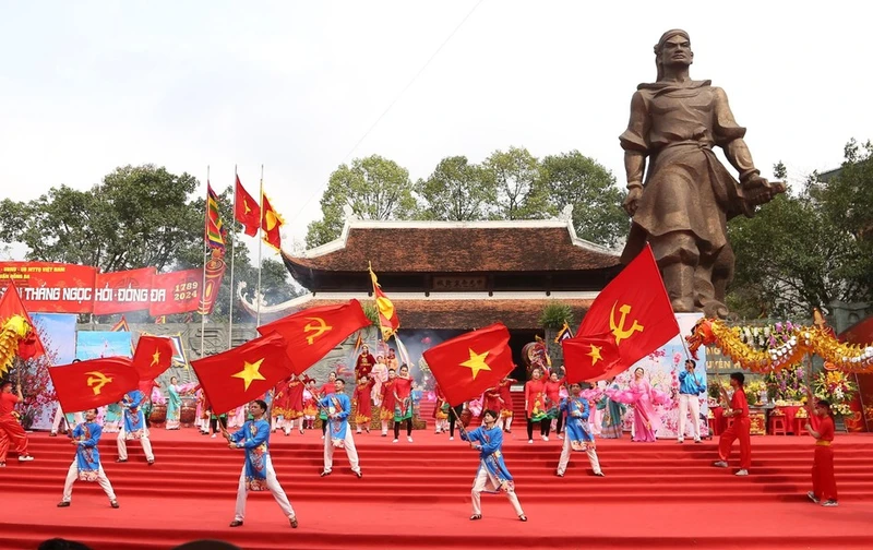 Lễ hội kỷ niệm 235 năm Chiến thắng Ngọc Hồi-Đống Đa diễn ra trong không khí tưng bừng.