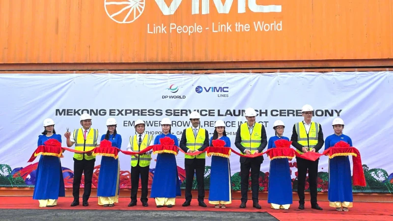 Nghi thức khai trương tuyến dịch vụ vận tải container nội địa Mekong Express kết nối cảng Cái Mép tỉnh Bà Rịa-Vũng Tàu và cảng Cái Cui thành phố Cần Thơ.