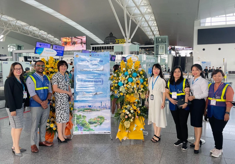 Chào đón những vị khách đến từ Yangon.