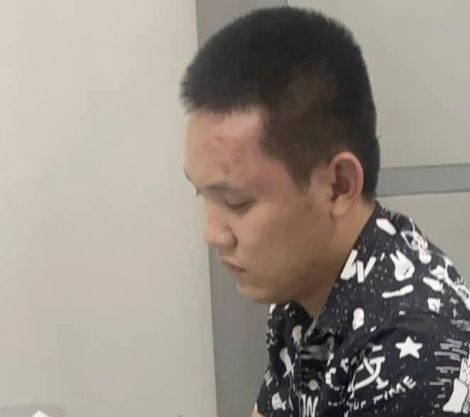 Nghi can Hoàng Minh Hiếu.