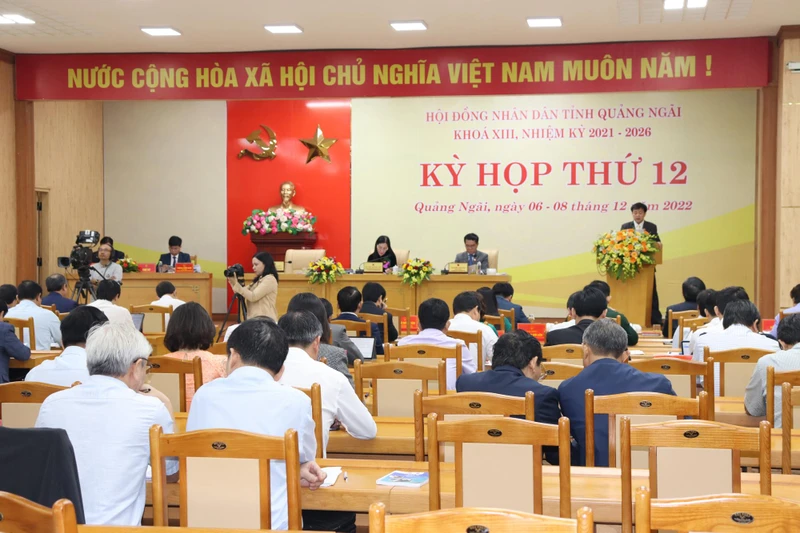 Quang cảnh kỳ họp thứ 12 Hội đồng nhân dân tỉnh Quảng Ngãi khóa XIII.
