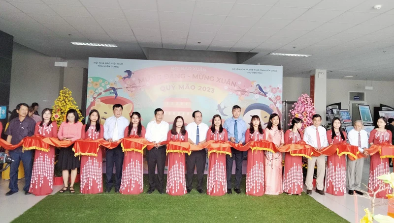 Nghi thức khai mạc Hội báo Xuân Quý Mão tỉnh Kiên Giang 2023.