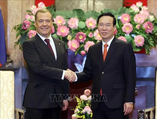 Chủ tịch nước Võ Văn Thưởng tiếp Chủ tịch Đảng Nước Nga Thống nhất, Phó Chủ tịch Hội đồng An ninh Liên bang Nga Dmitry Medvedev. (Ảnh: TTXVN)