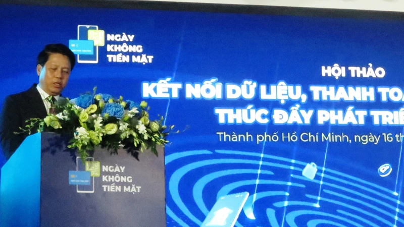 Phó Thống đốc Ngân hàng Nhà nước Phạm Tiến Dũng phát biểu tại Hội thảo.