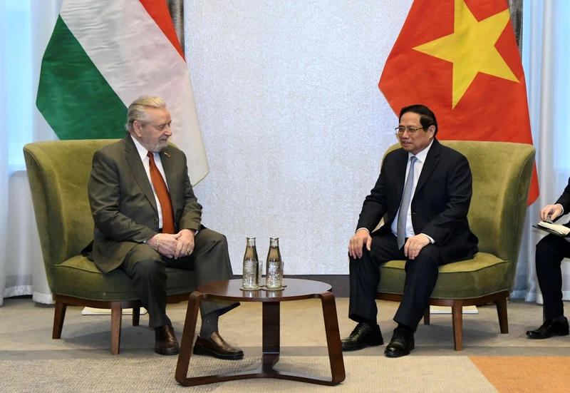 Thủ tướng Phạm Minh Chính tiếp Chủ tịch Hội Hữu nghị Hungary-Việt Nam Laszlo Botz.