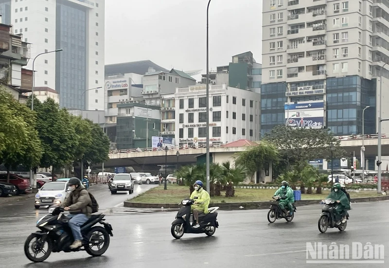 Hà Nội trời mưa nhỏ, mưa phùn. (Ảnh: Đ.T)