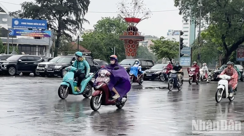 Hà Nội dự báo có mưa vài nơi, trưa chiều hửng nắng; chiều tối có lúc có mưa rào và dông. (Ảnh minh họa: ĐT)