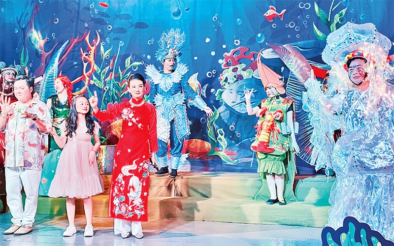 Vở kịch thiếu nhi “Đại náo long cung” của Sân khấu nhỏ 5B hứa hẹn mang đến nhiều trải nghiệm thú vị cho khán giả nhí dịp Tết năm nay. 
